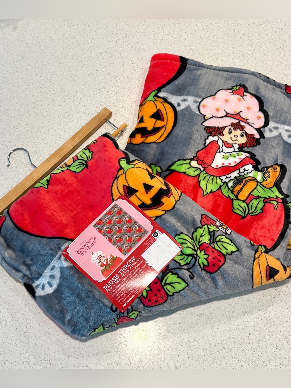 ❤️Strawberry Shortcake Halloween Plush Throw Blanket - New So Cute! 50”x70” NWT